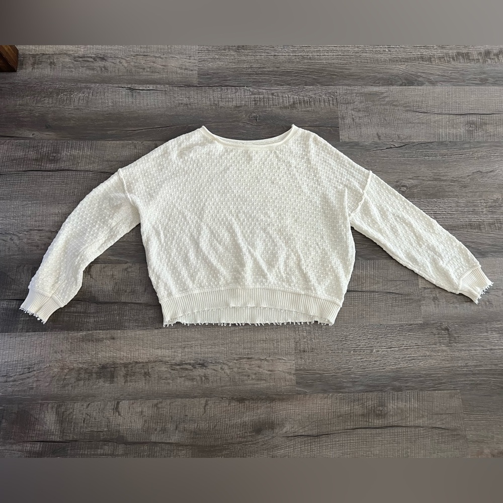 Off White/Cream Long Sleeve Sweater. Size M/L